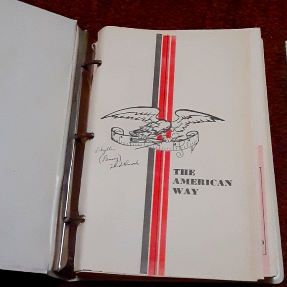 The American Way Vintage Sewing Book/Binder - Picture 7 of 9